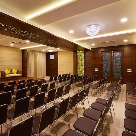 Hotel Kamar Residences And Banquets Chennai Extérieur photo
